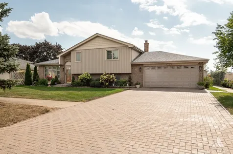 8611 West 75 Street Justice IL 60458