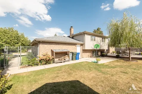 8611 West 75 Street Justice IL 60458