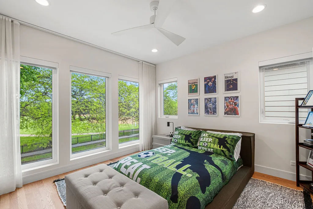 3428 North Kilbourn Avenue Chicago IL 60641