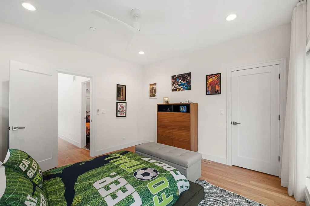 3428 North Kilbourn Avenue Chicago IL 60641