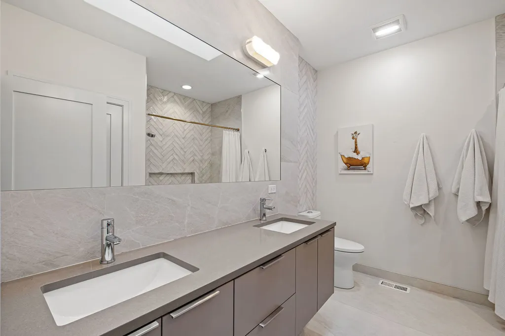 3428 North Kilbourn Avenue Chicago IL 60641