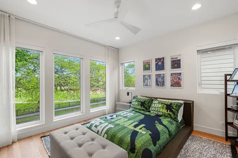 3428 North Kilbourn Avenue Chicago IL 60641