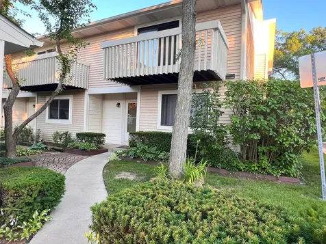 119 Saratoga Court Vernon Hills IL 60061