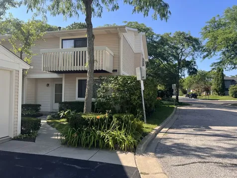 119 Saratoga Court Vernon Hills IL 60061
