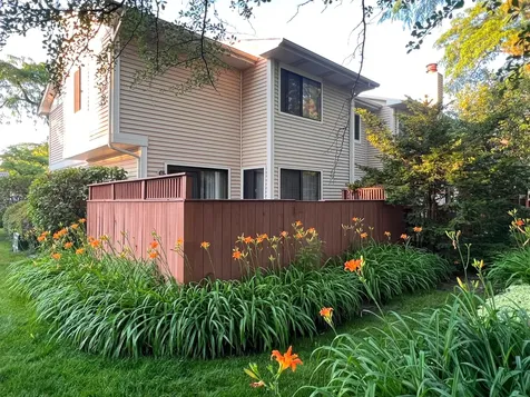 119 Saratoga Court Vernon Hills IL 60061