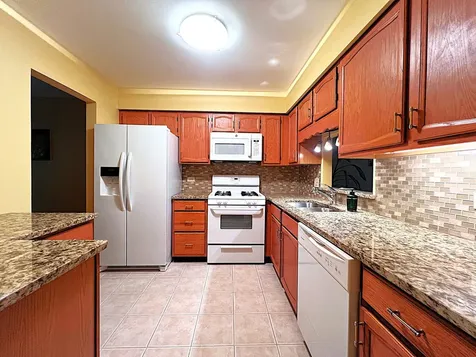 119 Saratoga Court Vernon Hills IL 60061