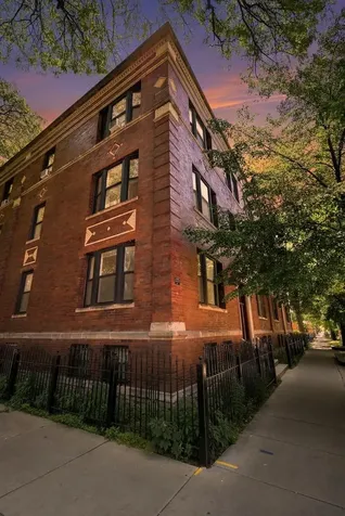 5203 South Woodlawn Avenue Chicago IL 60615