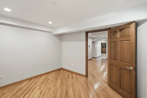 5203 South Woodlawn Avenue Chicago IL 60615