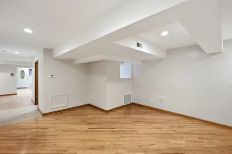 5203 South Woodlawn Avenue Chicago IL 60615