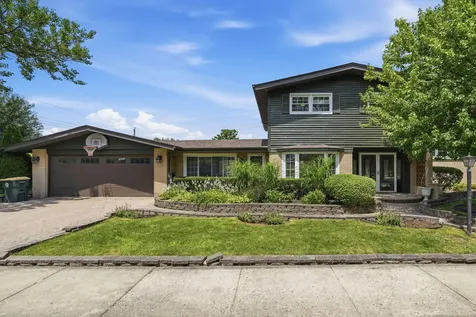 7720 Maple Street Morton Grove IL 60053