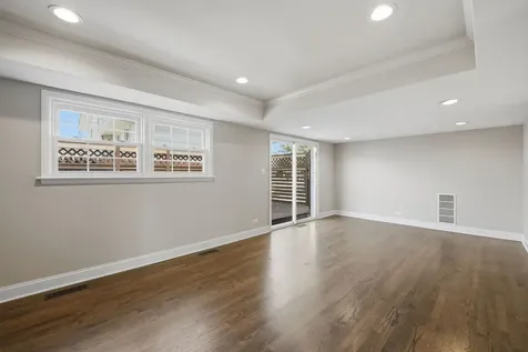 7720 Maple Street Morton Grove IL 60053