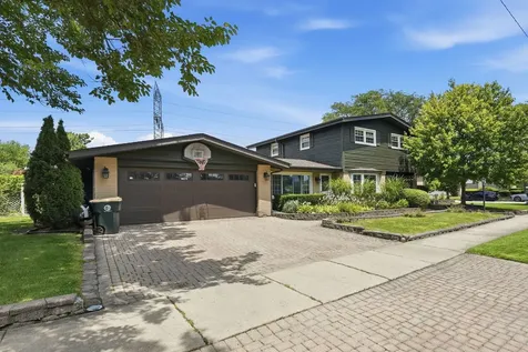 7720 Maple Street Morton Grove IL 60053