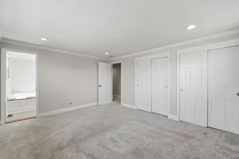 7720 Maple Street Morton Grove IL 60053