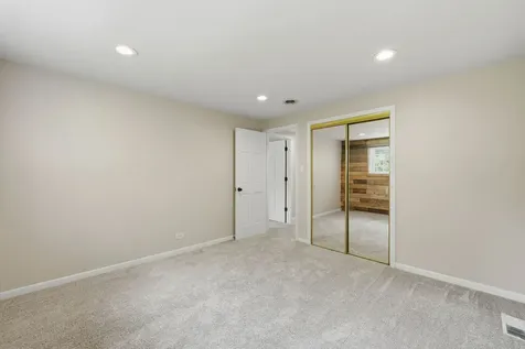 7720 Maple Street Morton Grove IL 60053