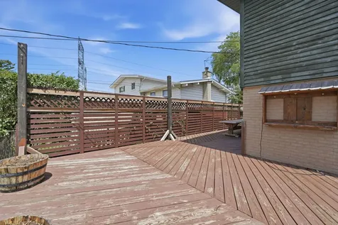 7720 Maple Street Morton Grove IL 60053