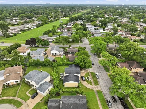 7720 Maple Street Morton Grove IL 60053