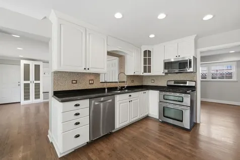 7720 Maple Street Morton Grove IL 60053