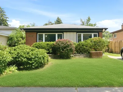 8113 Central Avenue Morton Grove IL 60053