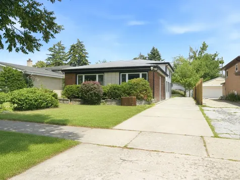 8113 Central Avenue Morton Grove IL 60053