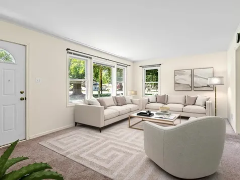 902 East Rockland Road Libertyville IL 60048
