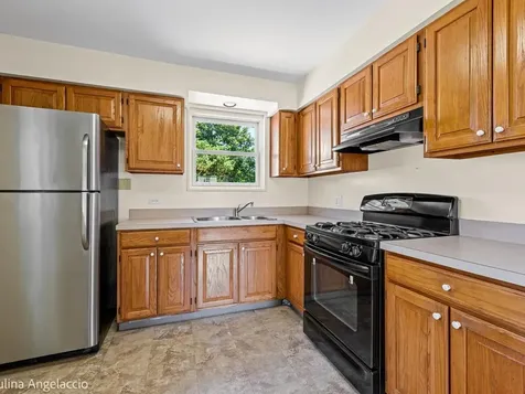 902 East Rockland Road Libertyville IL 60048