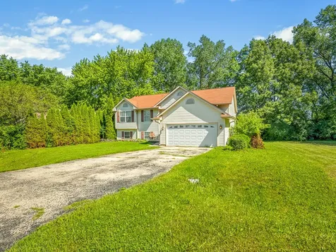 212 Rochester Road Poplar Grove IL 61065