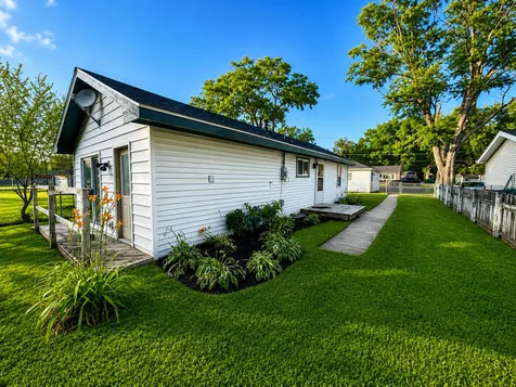 37706 North Nippersink Place Spring Grove IL 60081
