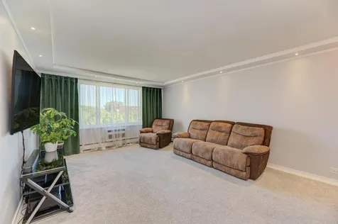 1475 Rebecca Drive Hoffman Estates IL 60169