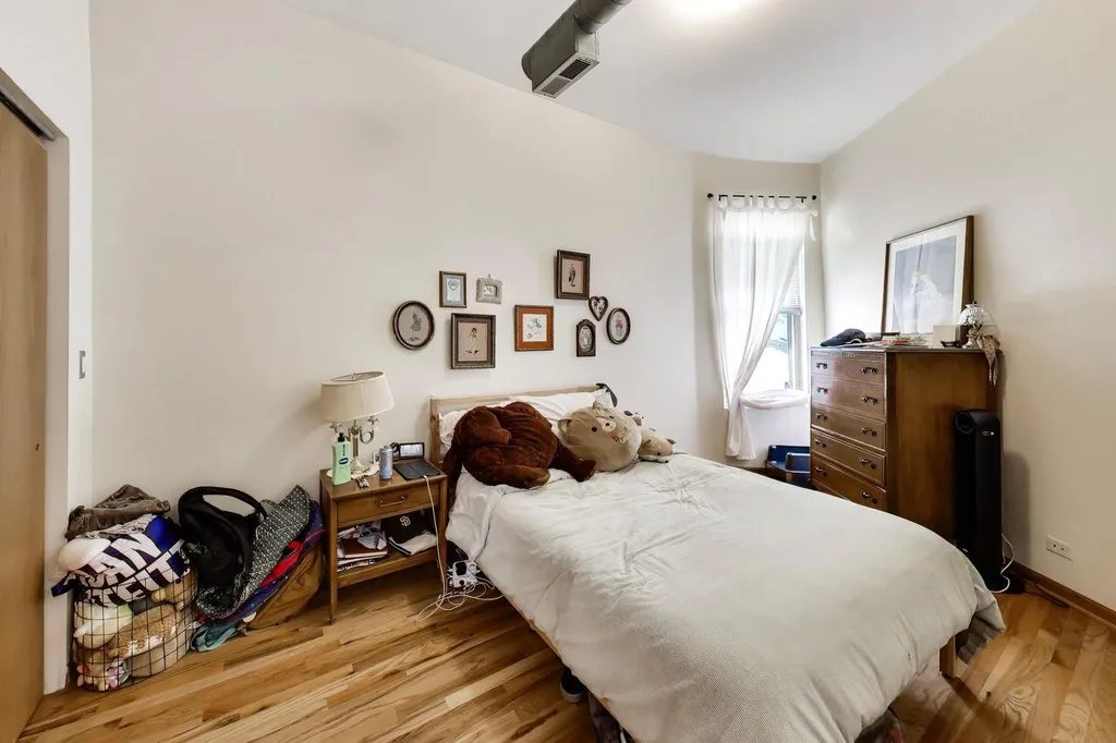 1252 North Artesian Avenue Chicago IL 60622