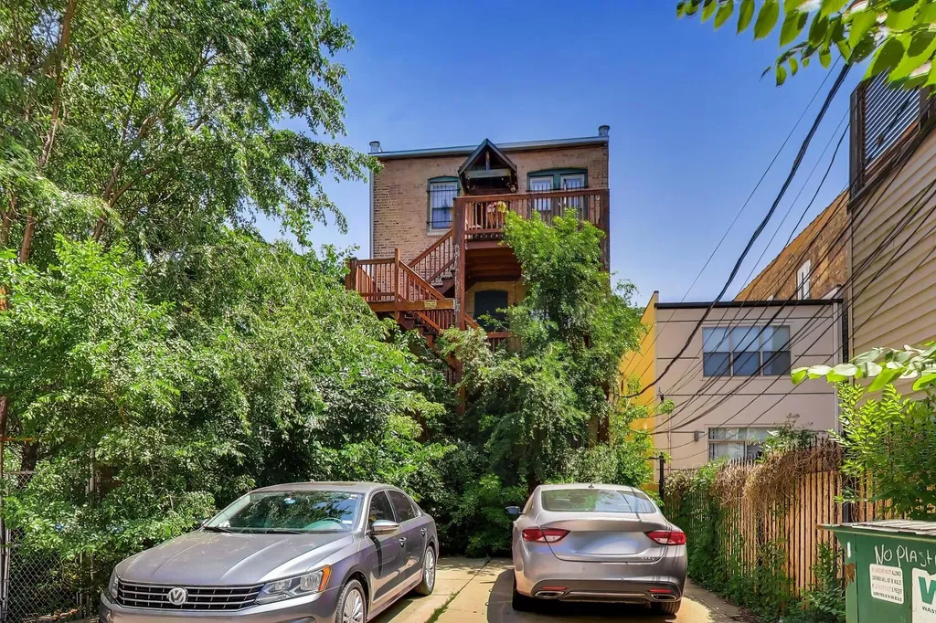 1252 North Artesian Avenue Chicago IL 60622
