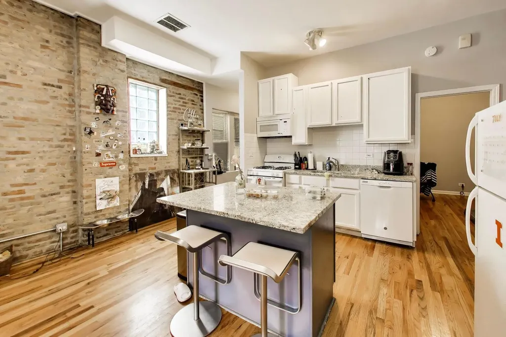 1252 North Artesian Avenue Chicago IL 60622