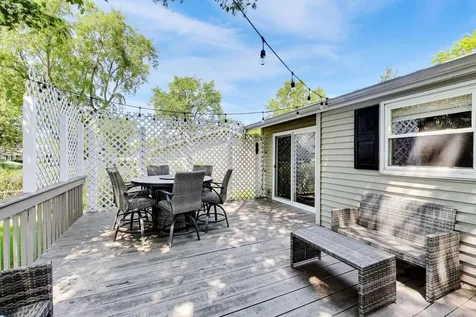 142 North Cady Drive Palatine IL 60074