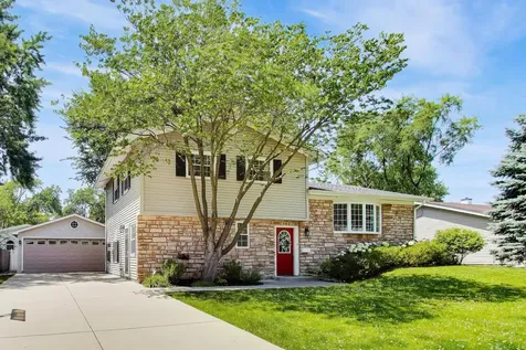 142 North Cady Drive Palatine IL 60074