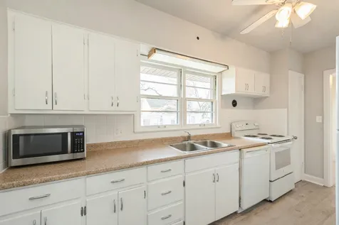 319 North Lord Avenue Carpentersville IL 60110