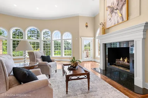5 Hillburn Court North Barrington IL 60010