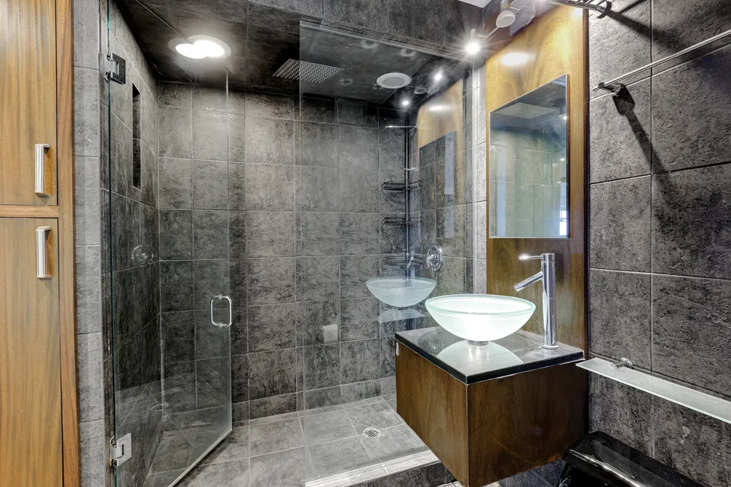 3950 North Lake Shore Drive Chicago IL 60613