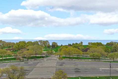 3950 North Lake Shore Drive Chicago IL 60613