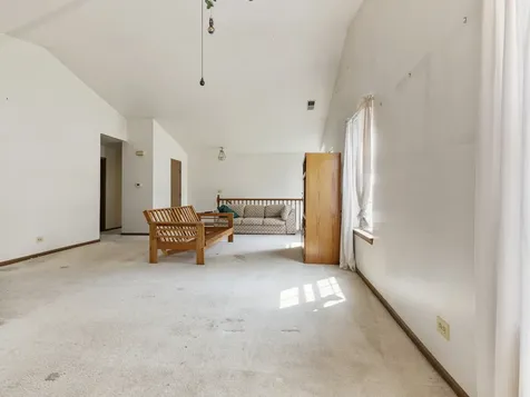 4 Truman Court Streamwood IL 60107