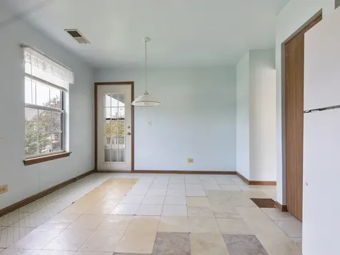 4 Truman Court Streamwood IL 60107