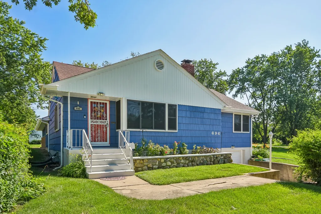 696 2ND Street Crete IL 60417
