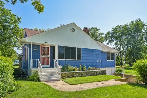 696 2ND Street Crete IL 60417