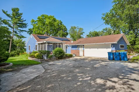 696 2ND Street Crete IL 60417
