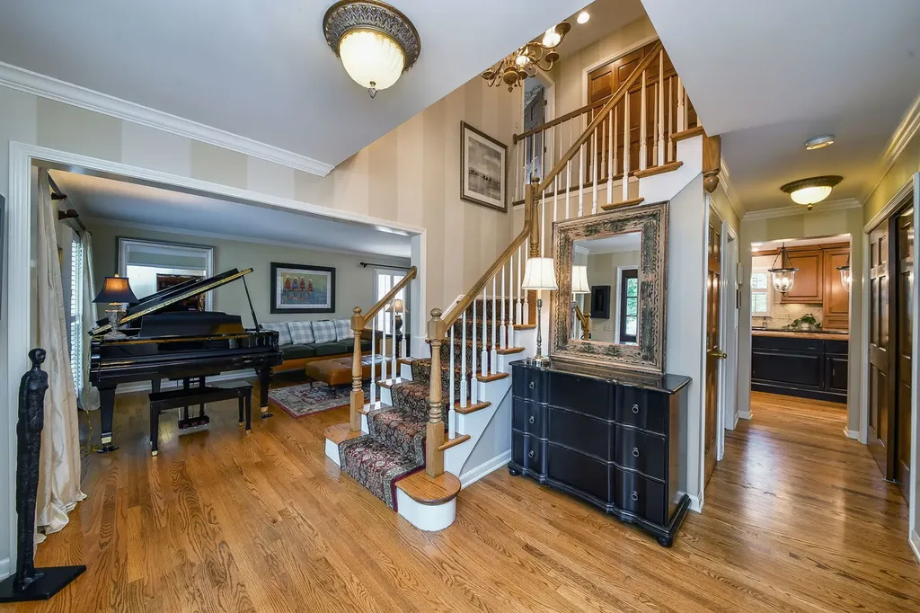 571 Apple River Drive Naperville IL 60565