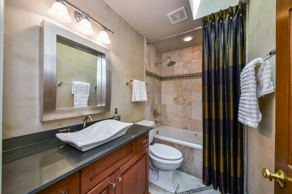 571 Apple River Drive Naperville IL 60565