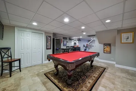 571 Apple River Drive Naperville IL 60565