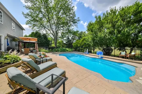 571 Apple River Drive Naperville IL 60565