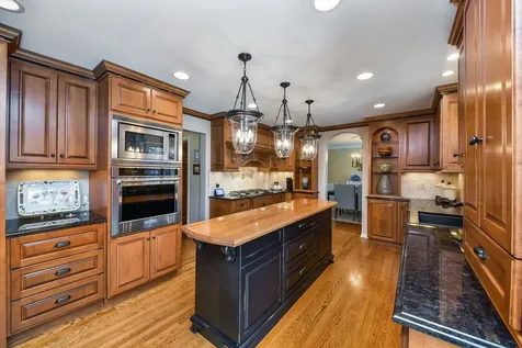 571 Apple River Drive Naperville IL 60565
