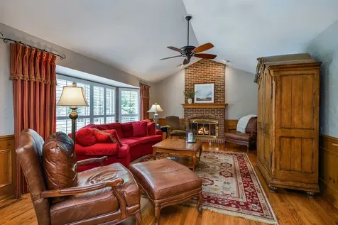 571 Apple River Drive Naperville IL 60565