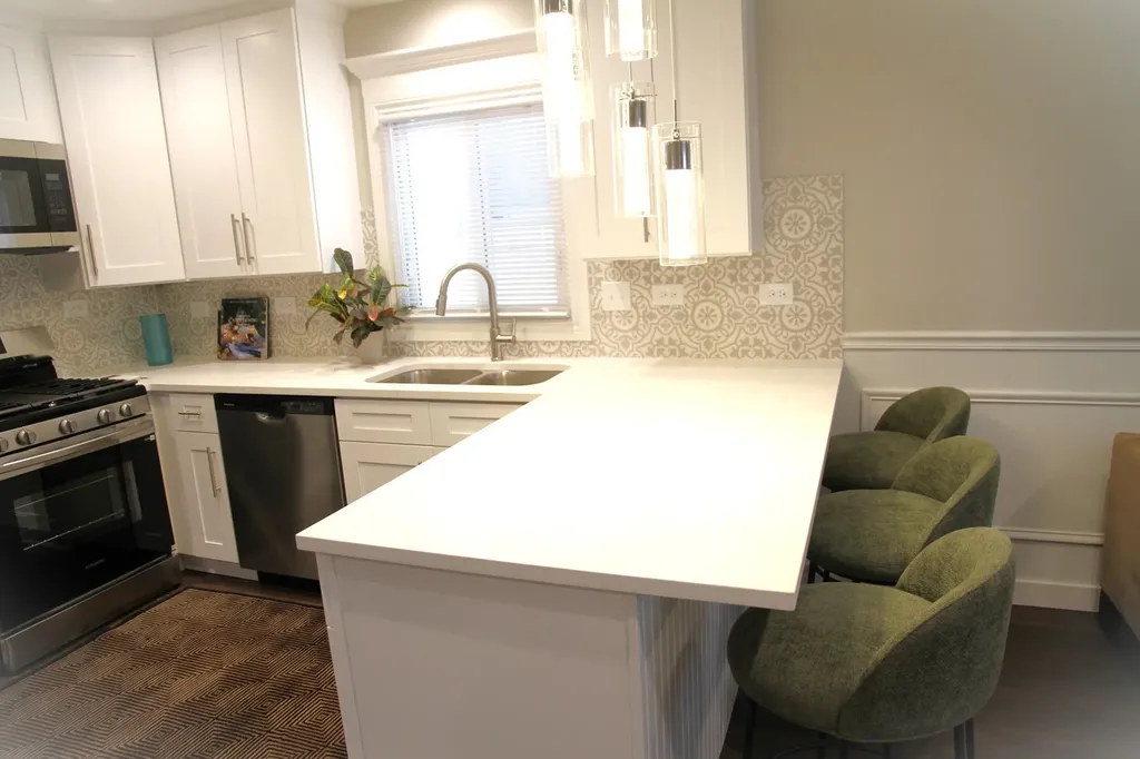 9042 South Emerald Avenue Chicago IL 60620