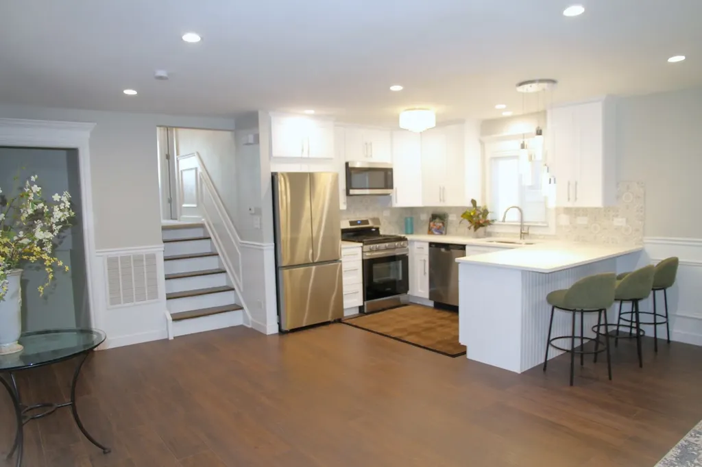 9042 South Emerald Avenue Chicago IL 60620